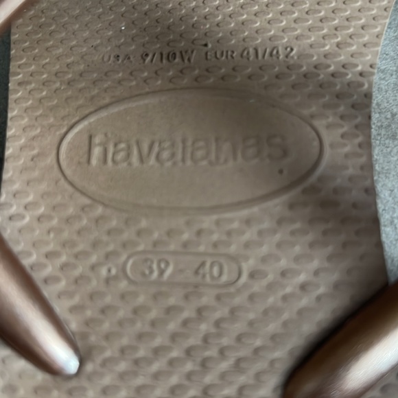 Gold Havaianas size 9/10 - Picture 2 of 5